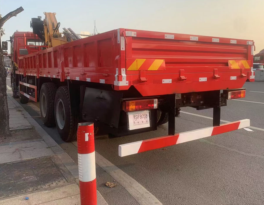 XCMG 20Tons Folding Arm Crane Truck