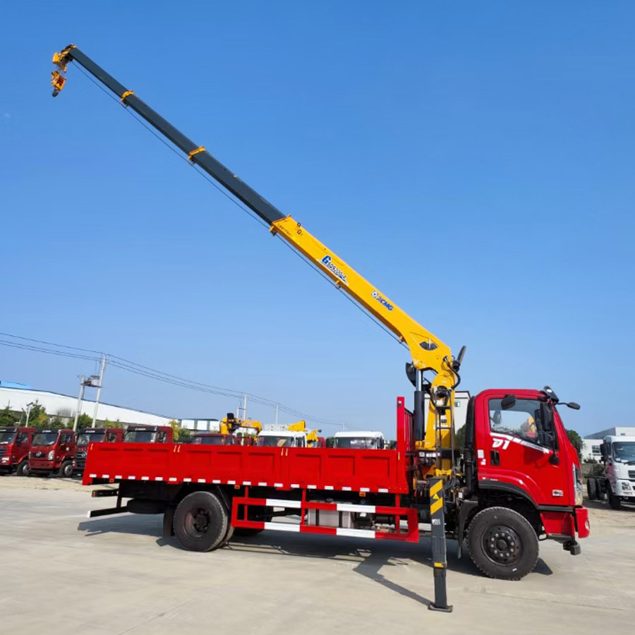 Truck Mounted 8Tons Crane