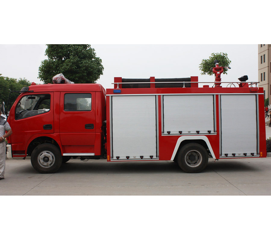 Dongfeng 5m3 Water Foam Fire Truck