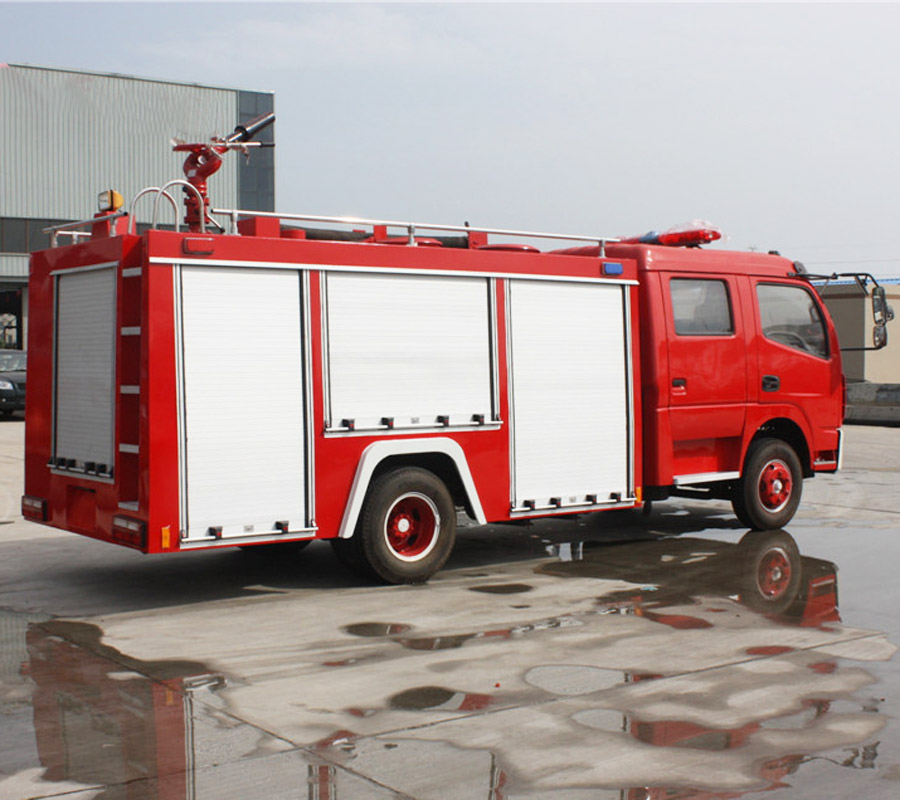 Dongfeng 5m3 Water Foam Fire Truck