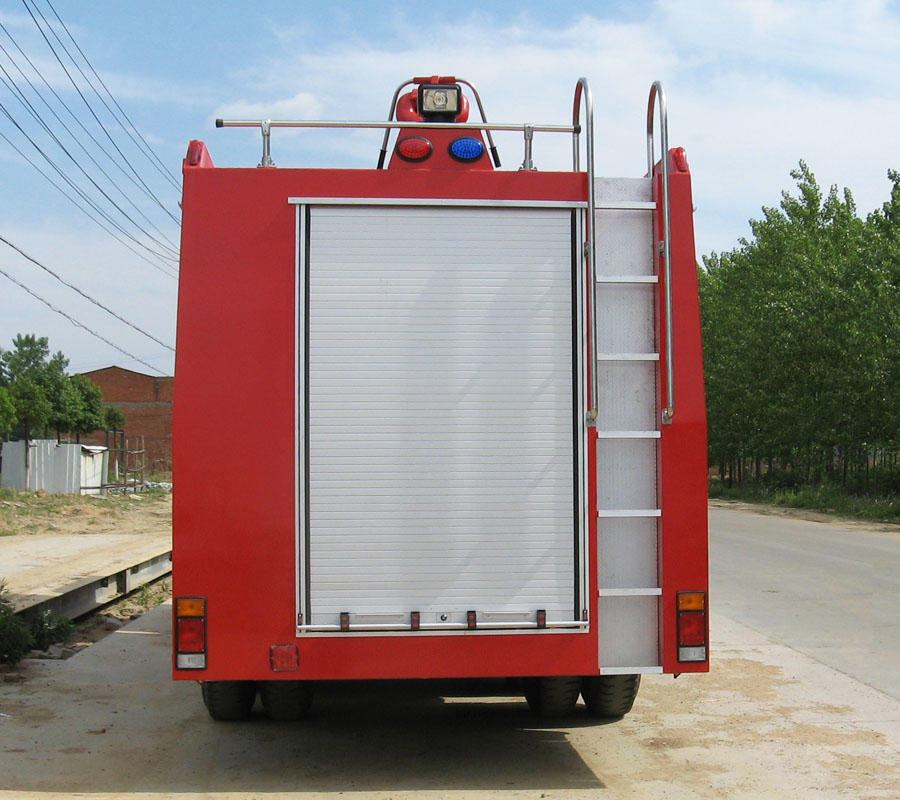 Isuzu Dry Powder And Foam Fire Truck