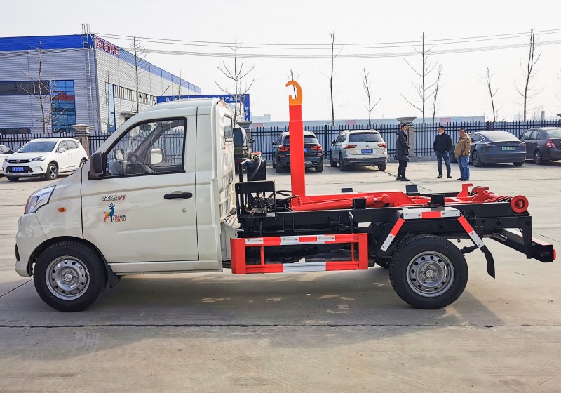 Foton Xiangling Hooked Truck-Wheelbase 3070-Rear Single Tire