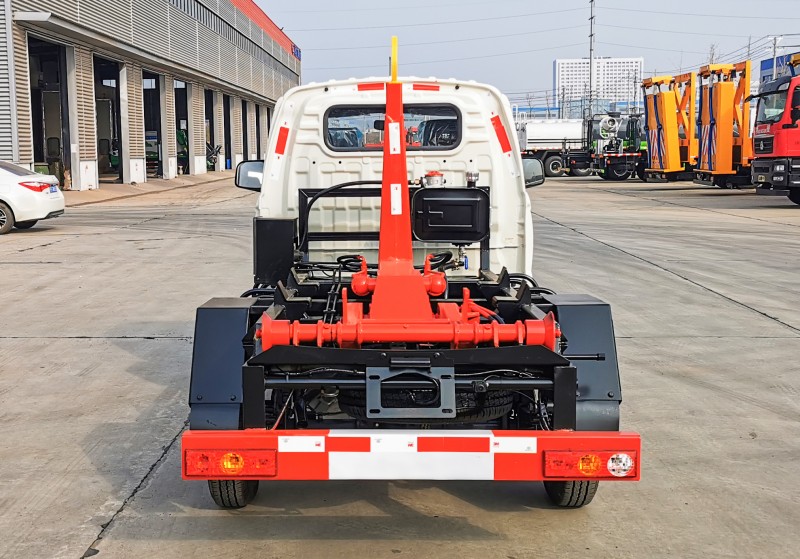 Foton Xiangling Hooked Truck-Wheelbase 3070-Rear Single Tire