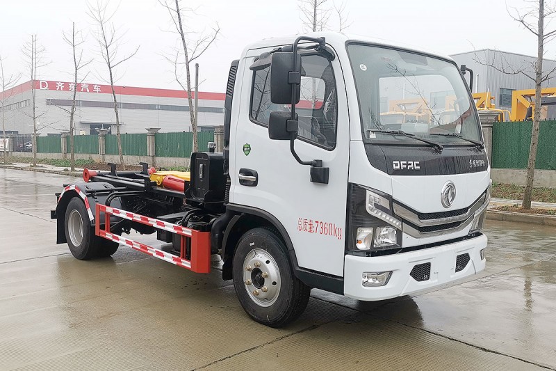 Dongfeng D6 Hook Boom Truck-Telescopic Boom