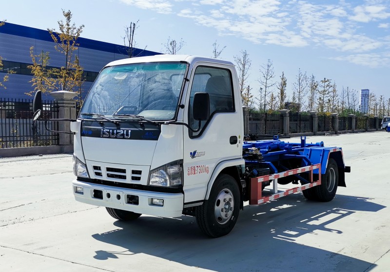 Isuzu Hook-arm Garbage Truck-Wheelbase 3360-Telescopic Arm