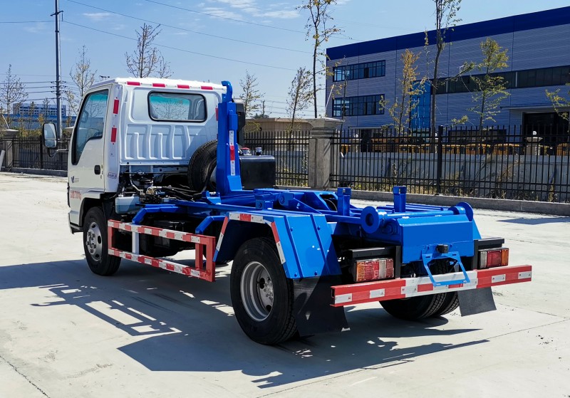 Isuzu Hook-arm Garbage Truck-Wheelbase 3360-Telescopic Arm