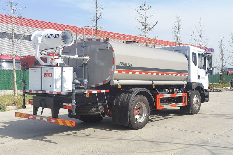 Dongfeng D9 sprinkler truck-wheelbase 3950-12 square mist gun 30 meters