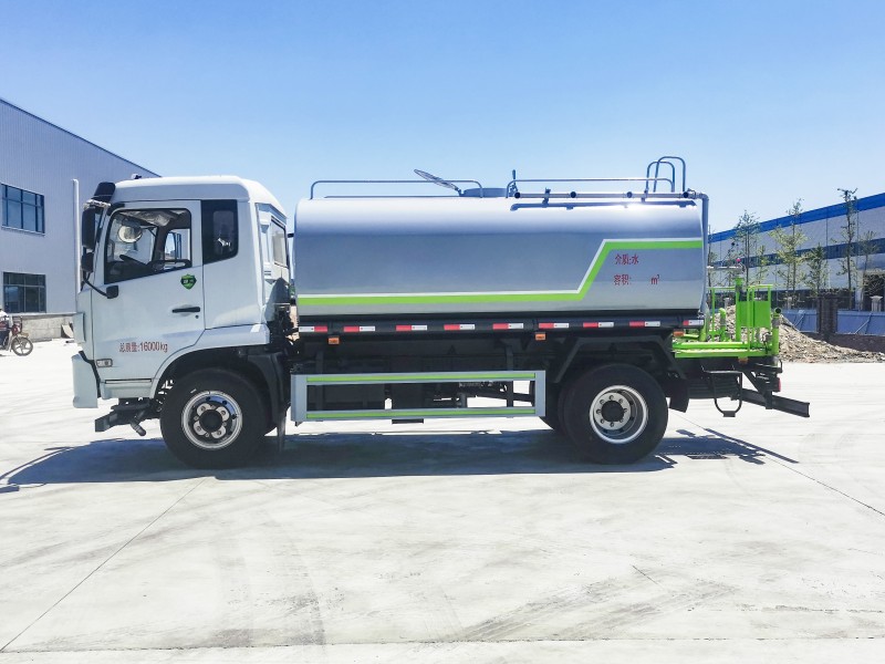 Dongfeng F9 sprinkler truck-Wheelbase 3950-Volume 13 square meters