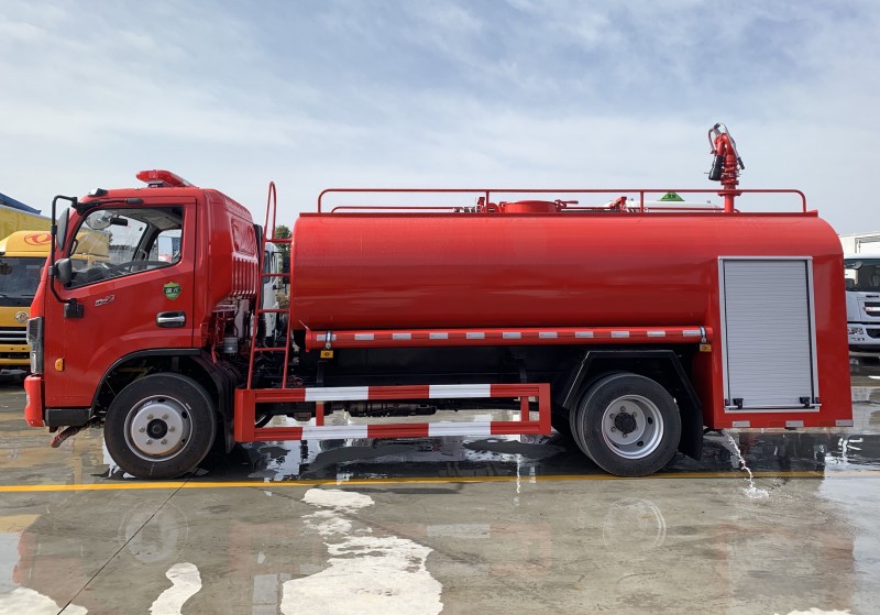 Dongfeng D7 Firefighting Sprinkler - Rear-mounted Pump Box - 9 square meters