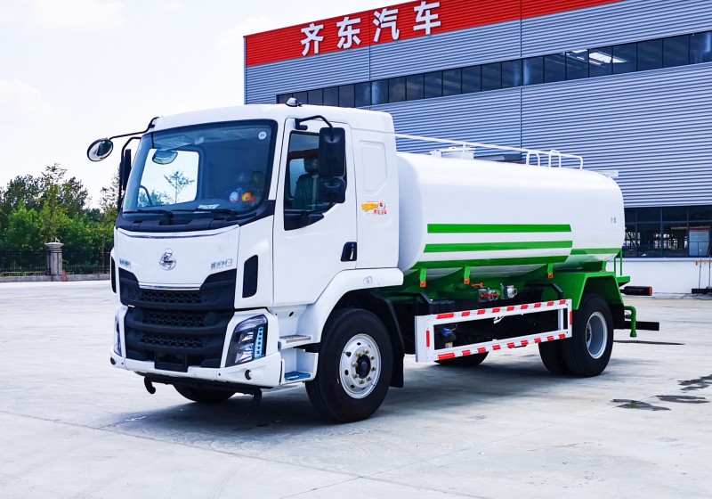 Liuqi Chenglong sprinkler truck-wheelbase 4500-volume 14 square meters