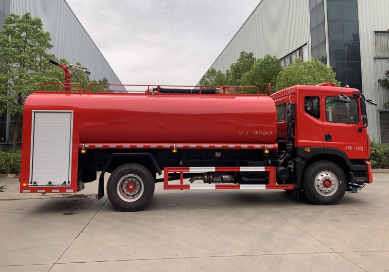 Dongfeng D9 Firefighting Sprinkler - Rear-mounted pump box - 12 square meters