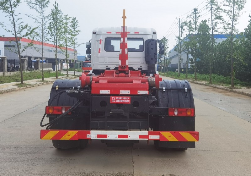 Dongfeng Tianjin Compartment Dischargeable Garbage Trucks