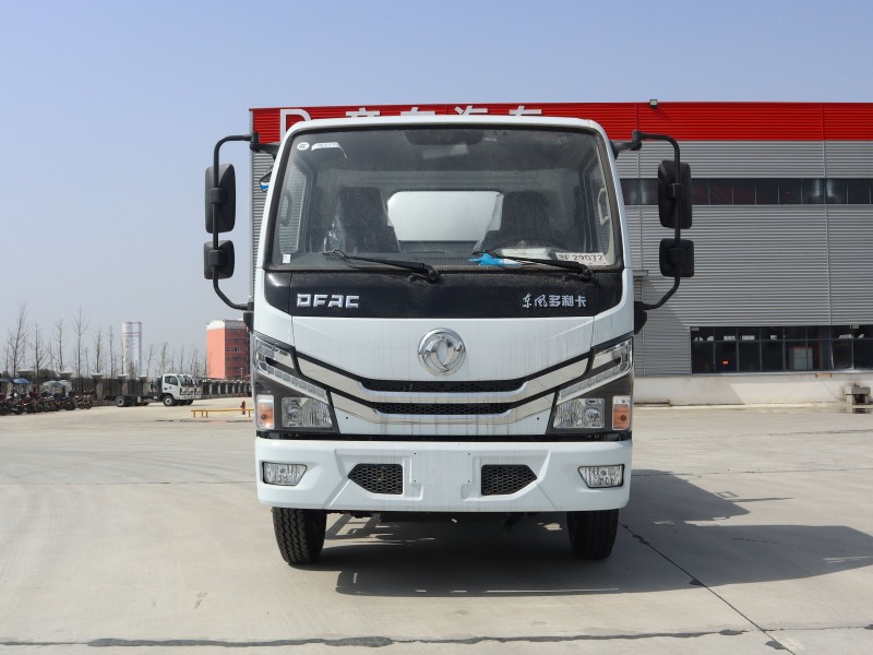 Dongfeng D6 Suction Truck-Wheelbase 3308-Volume 5 square meters