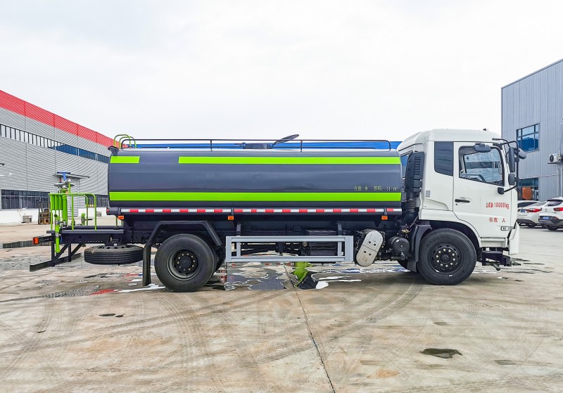 Dongfeng Tianjin sprinkler truck-wheelbase 4700-volume 14 square meters