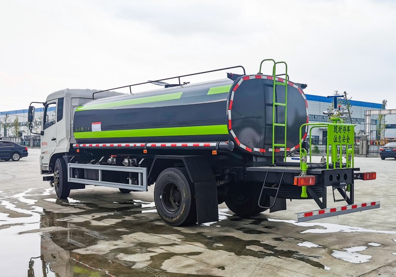 Dongfeng Tianjin sprinkler truck-wheelbase 4700-volume 14 square meters