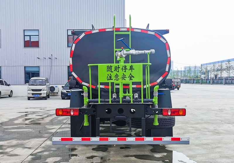 Dongfeng Tianjin sprinkler truck-wheelbase 4700-volume 14 square meters