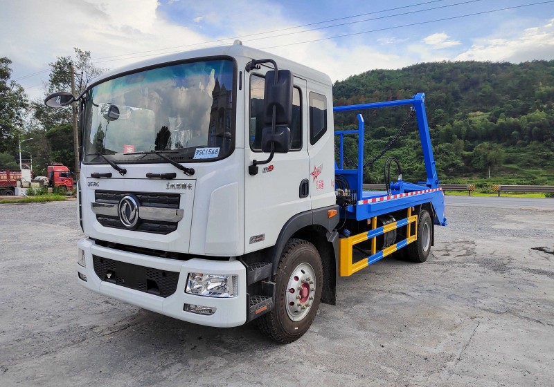 Dongfeng D9 Swing Arm Refuse Collection Vehicle - Wheelbase 4500