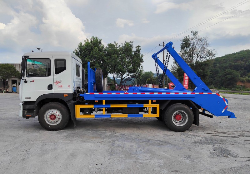 Dongfeng D9 Swing Arm Refuse Collection Vehicle - Wheelbase 4500