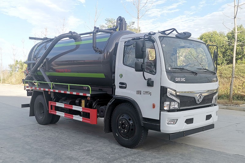 Dongfeng D7 Suction Truck-Wheelbase 3800-Volume 8.5 square meters