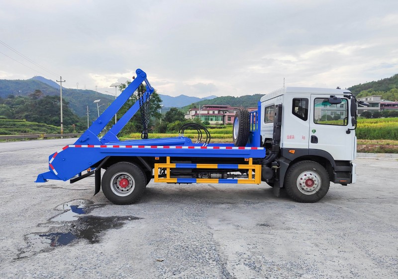 Dongfeng D9 Swing Arm Refuse Collection Vehicle - Wheelbase 4500