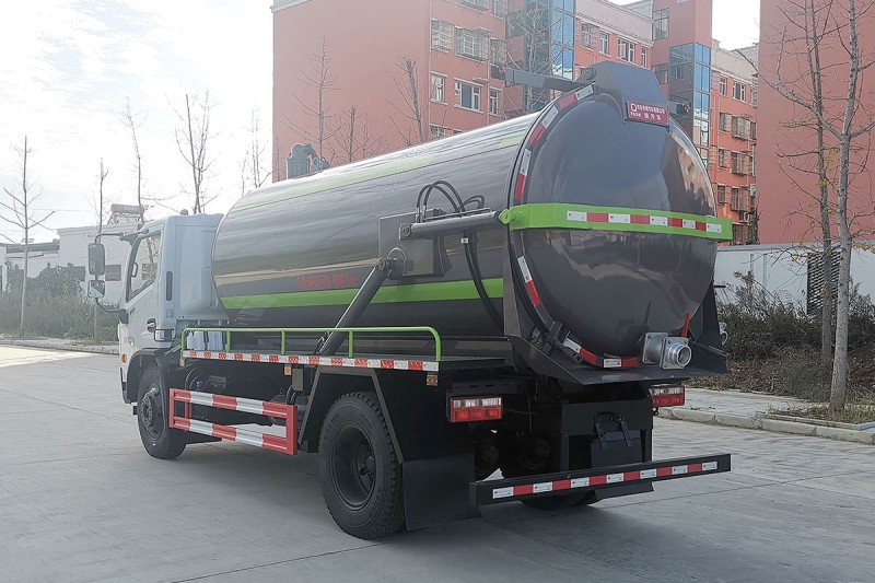 Dongfeng D7 Suction Truck-Wheelbase 3800-Volume 8.5 square meters