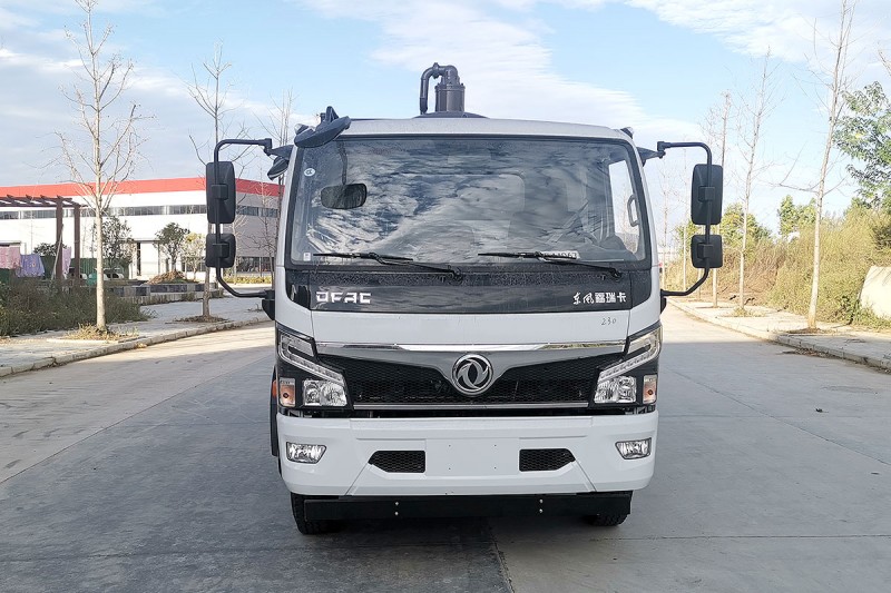 Dongfeng D7 Suction Truck-Wheelbase 3800-Volume 8.5 square meters