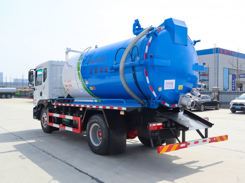 Dongfeng D9 Suction Truck-Wheelbase 3950-Volume 11 square meters