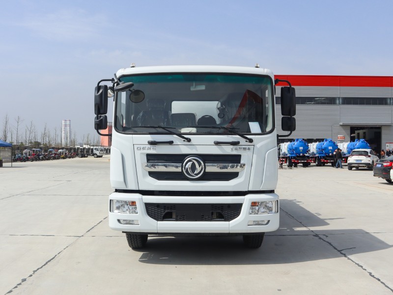 Dongfeng D9 Suction Truck-Wheelbase 3950-Volume 11 square meters