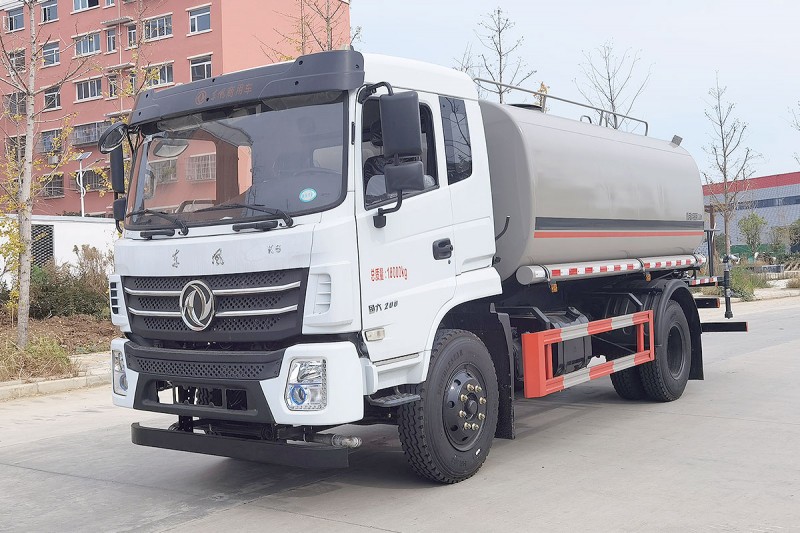 Dongfeng k6 sprinkler truck-wheelbase 4500-14.5 square mist gun 30 meters