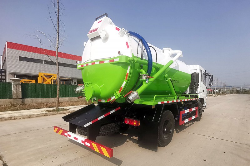 Dongfeng K6 Suction Truck-Wheelbase 3950-Volume 12 square meters