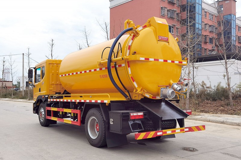 Dongfeng D9 Suction Truck-Wheelbase 4500-Volume 13 square mete