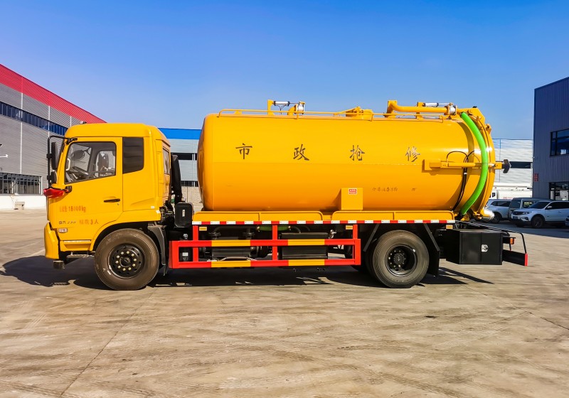 Dongfeng Tianjin Suction Truck-Wheelbase 4700-Volume 14 square meters