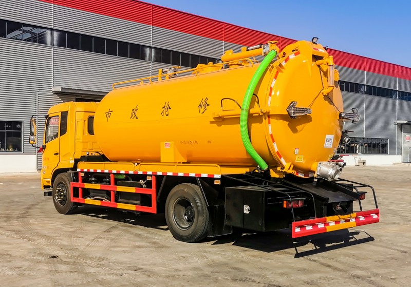 Dongfeng Tianjin Suction Truck-Wheelbase 4700-Volume 14 square meters