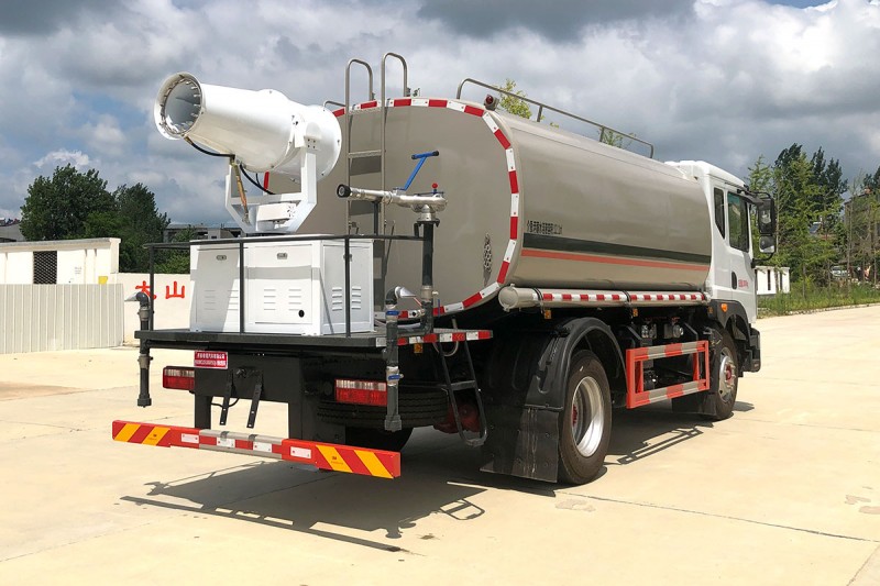 Dongfeng D9 sprinkler truck-wheelbase 4500-15 square mist gun 30 meters