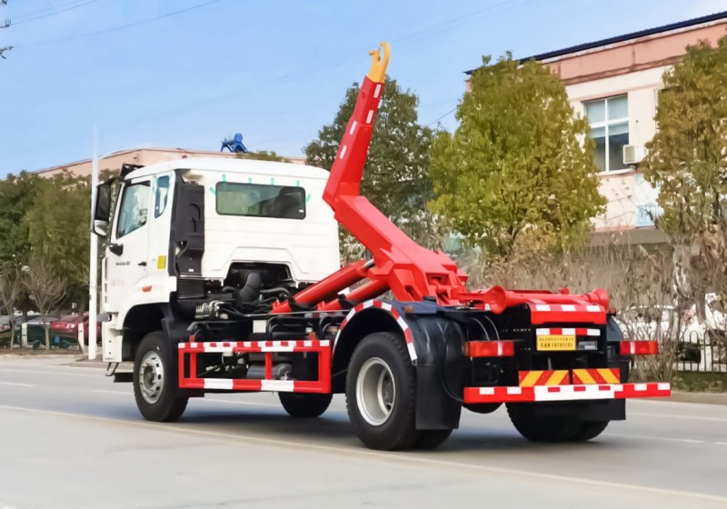 Heavy Duty Truck-Howo Hook Boom Truck-Wheelbase 4700-Telescopic Boom