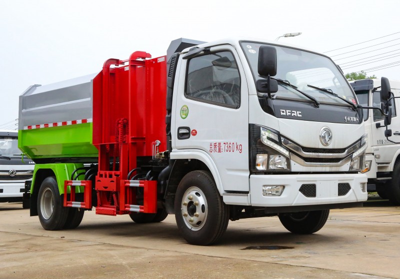 Dongfeng D6 Bucket Trash Truck - Volume 5 square metres