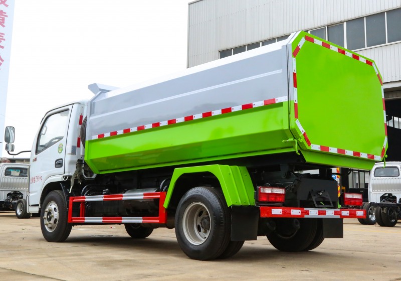 Dongfeng D6 Bucket Trash Truck - Volume 5 square metres