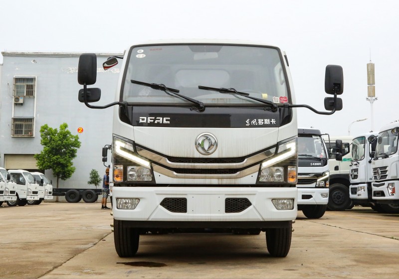 Dongfeng D6 Bucket Trash Truck - Volume 5 square metres