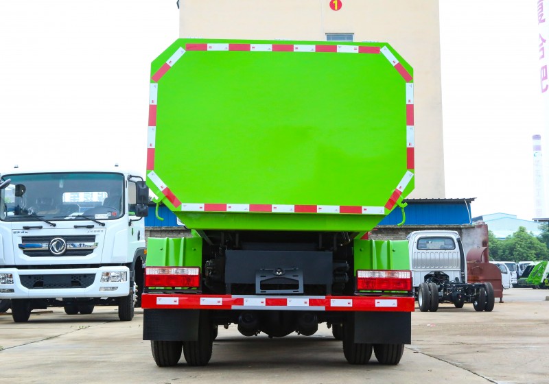 Dongfeng D6 Bucket Trash Truck - Volume 5 square metres