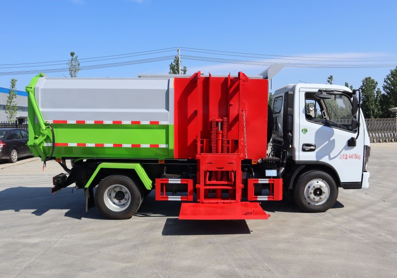 Dongfeng D6 Dead Pig Refuse Truck