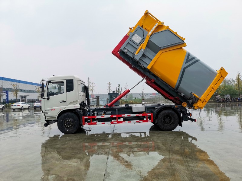 Dongfeng Tianjin Hook Arm Truck-Wheelbase 4700-Telescopic Arm