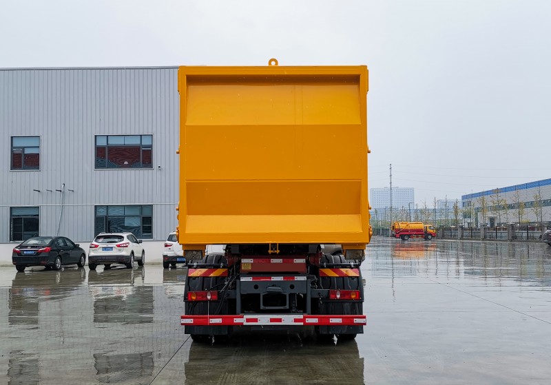 Dongfeng Tianjin Hook Arm Truck-Wheelbase 4700-Telescopic Arm