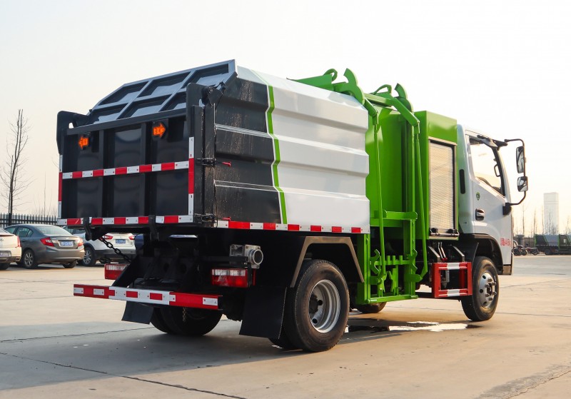 Dongfeng D6 Bucket Trash Truck - with compartment tool box