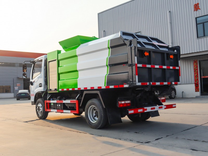 Dongfeng D6 Bucket Trash Truck - with compartment tool box