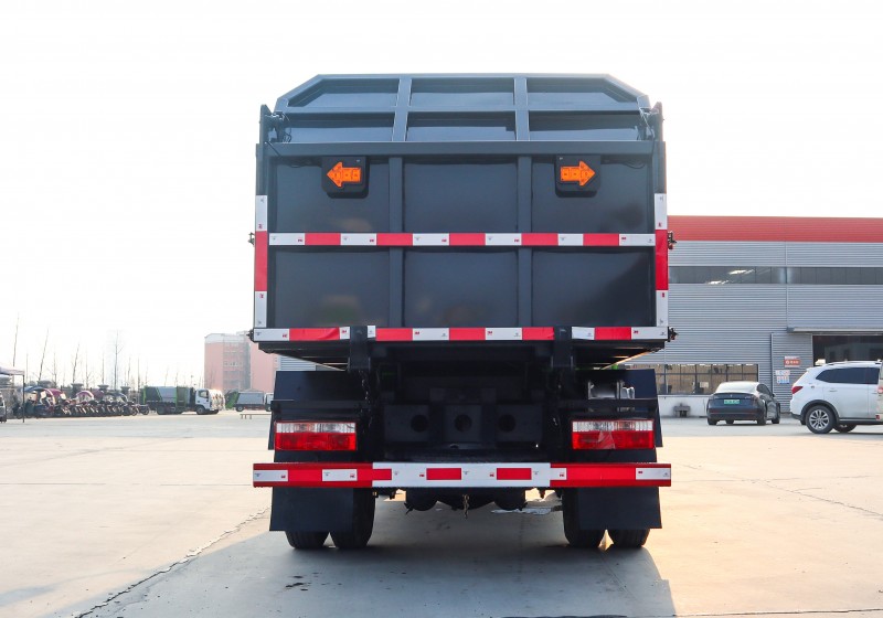 Dongfeng D6 Bucket Trash Truck - with compartment tool box