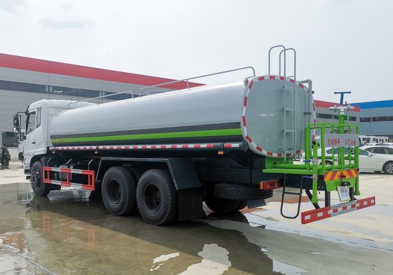 Dongfeng K6 water sprinkler truck - rear double axle - volume 20 square meters