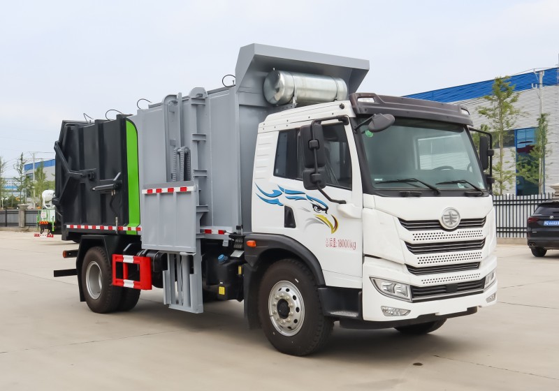 Jiefang Hanging Bucket Trash Truck for Carrying Dead Pigs