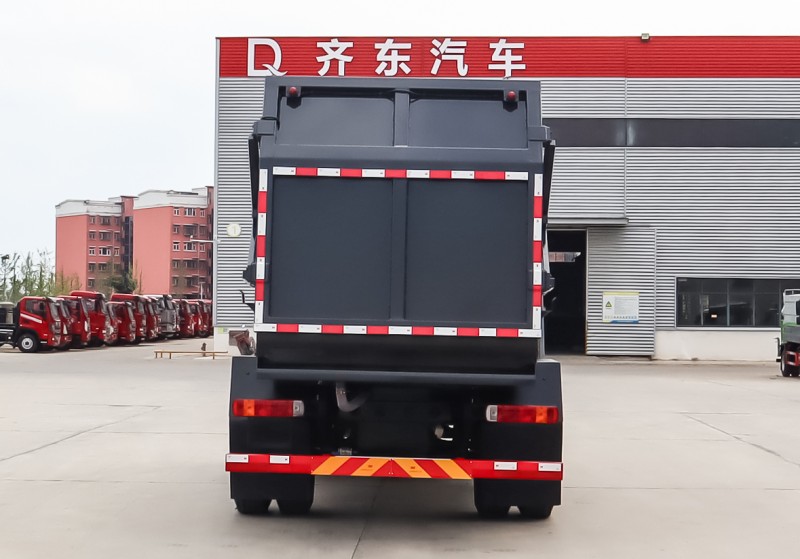 Jiefang Hanging Bucket Trash Truck for Carrying Dead Pigs