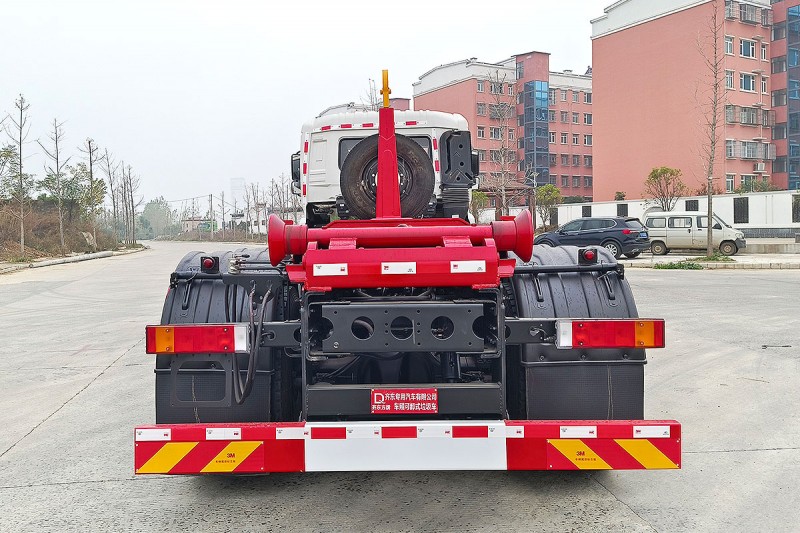 Dongfeng Tianlong Hooked Garbage Truck-Rear Double Axle