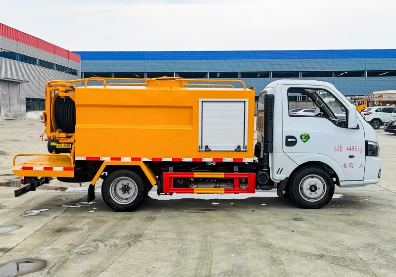 Dongfeng Touyi Wash Truck - Wheelbase 2800 - Volume 3 square meters